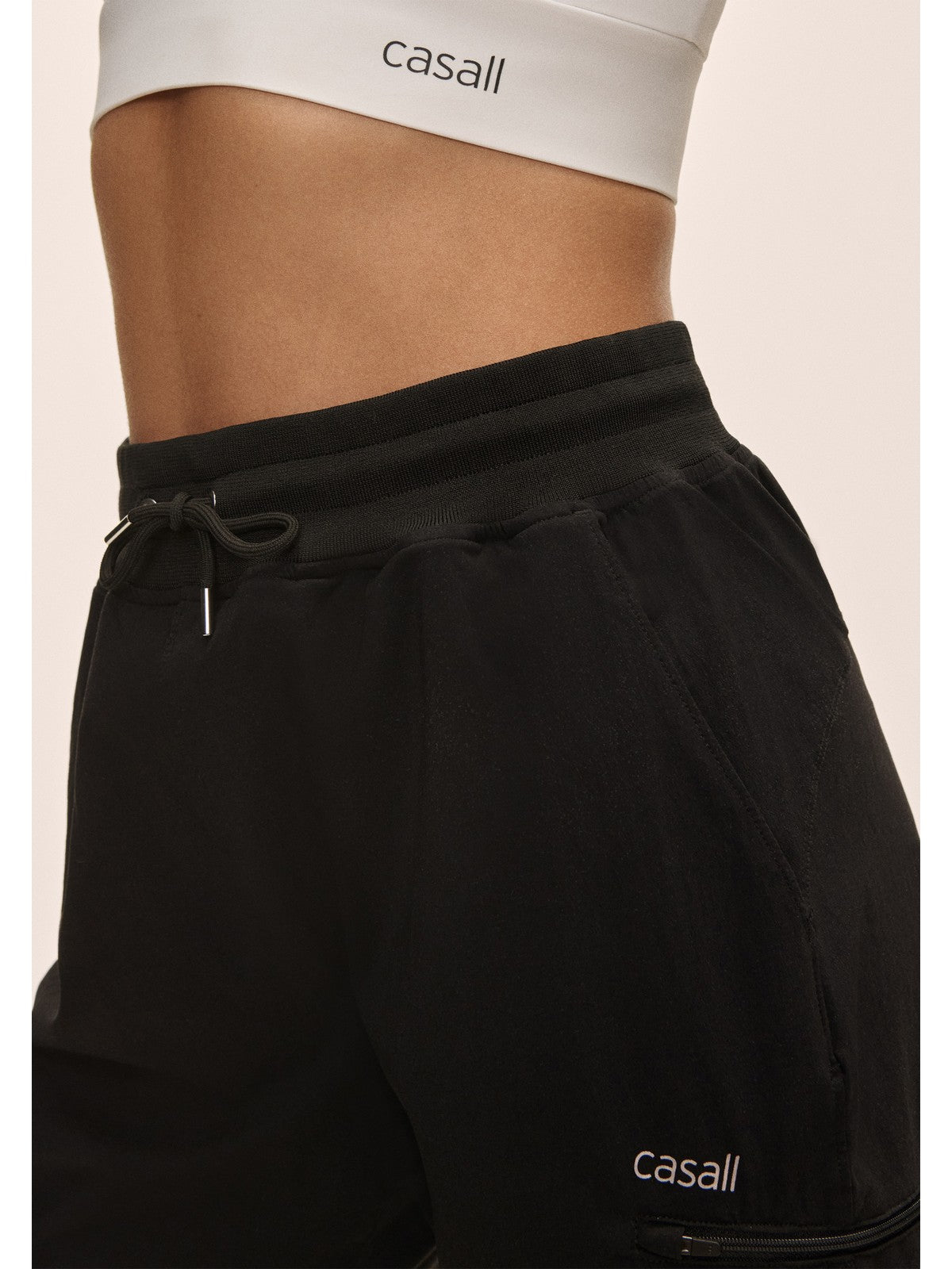 Spodnie damskie CASALL Step Woven Pants kolor czarny
