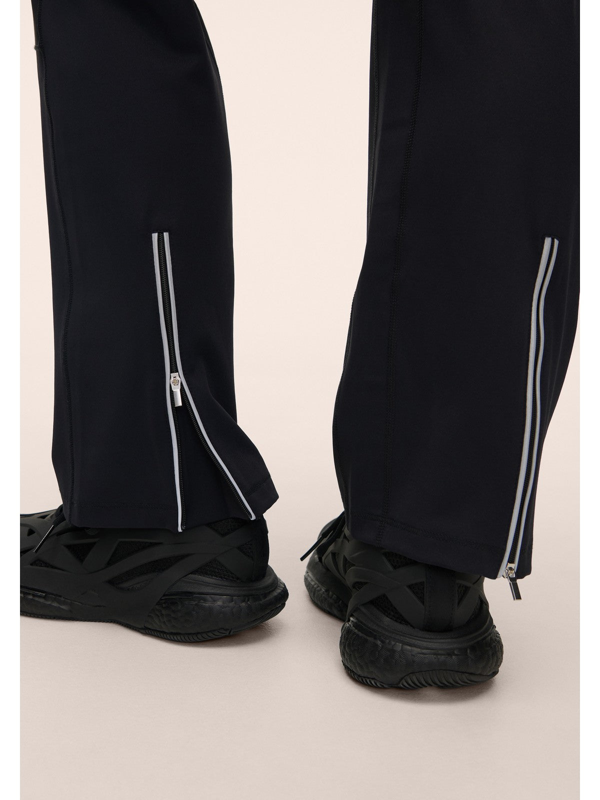Spodnie damskie CASALL Windtherm Straight Leg Pant czarne
