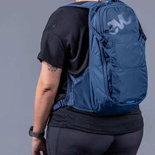 Plecak rowerowy EVOC Ride 12 + bukłak Hydration 2 denim
