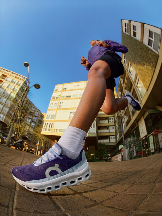 Buty do biegania ON RUNNING W Cloudmonster - fioletowy
