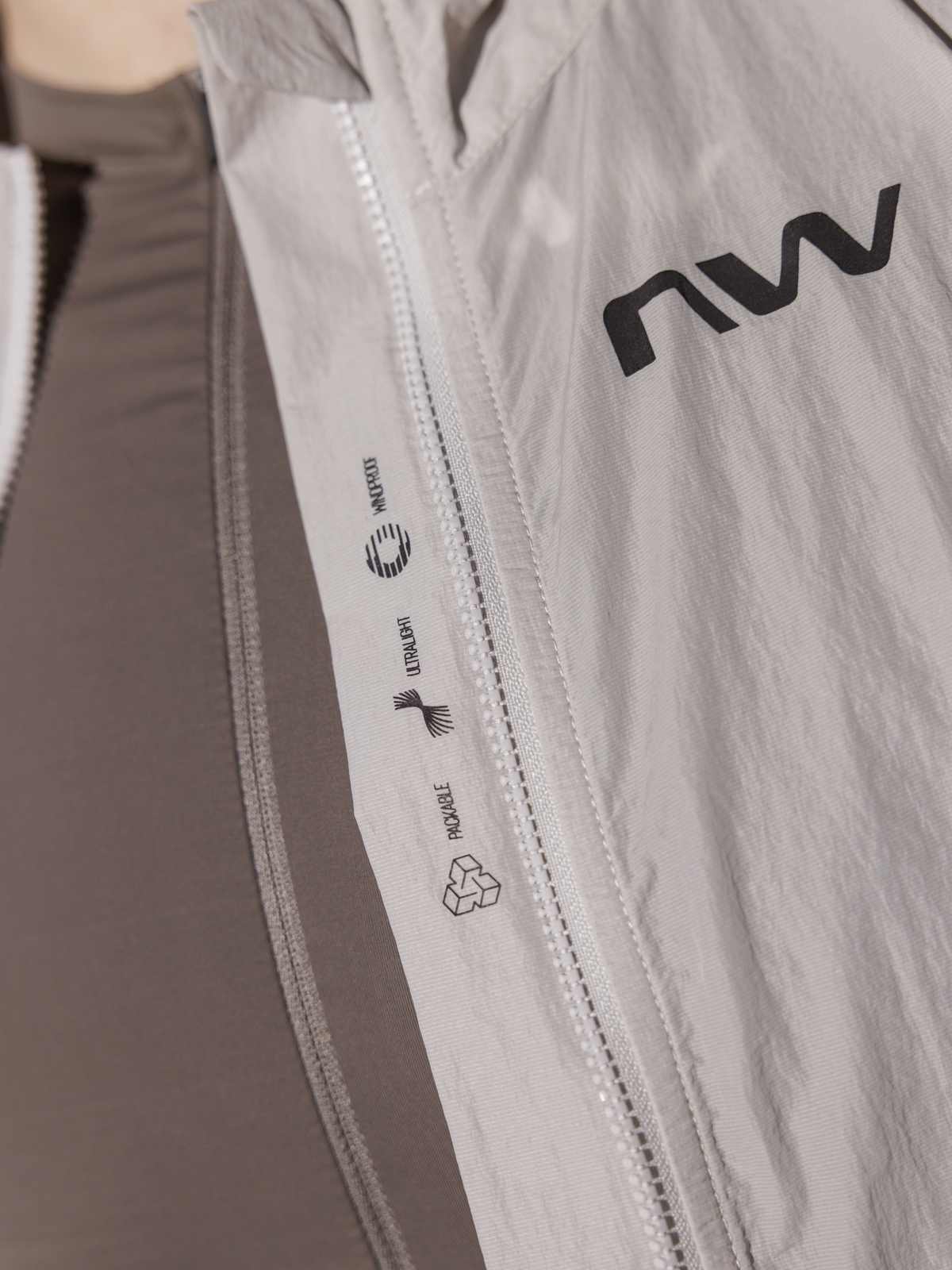 Kurtka rowerowa NORTHWAVE Extreme Light Wind Jacket szara