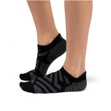 Skarpety do biegania On Performance Low Sock czarny
