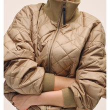 Kurtka damska CASALL Nordic Quilted Jacket kolor brązowy
