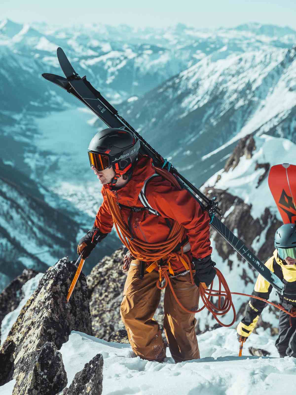 Kask narciarski i alpinistyzcny JULBO THE PEAK - czarny/czerwony