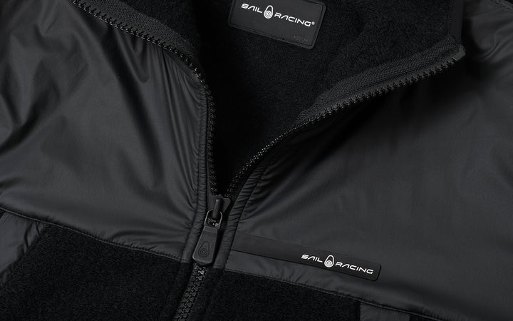 Bluza SAIL RACING GLACIER KNITTED ZIP HOOD czarna - Adventure Sports
